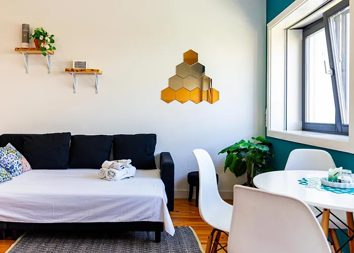 Guest H4u Center * ポルト