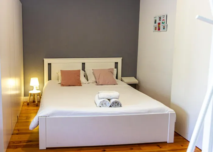 Guest H4u Center * ポルト