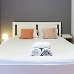 Guest H4u Center شقة *